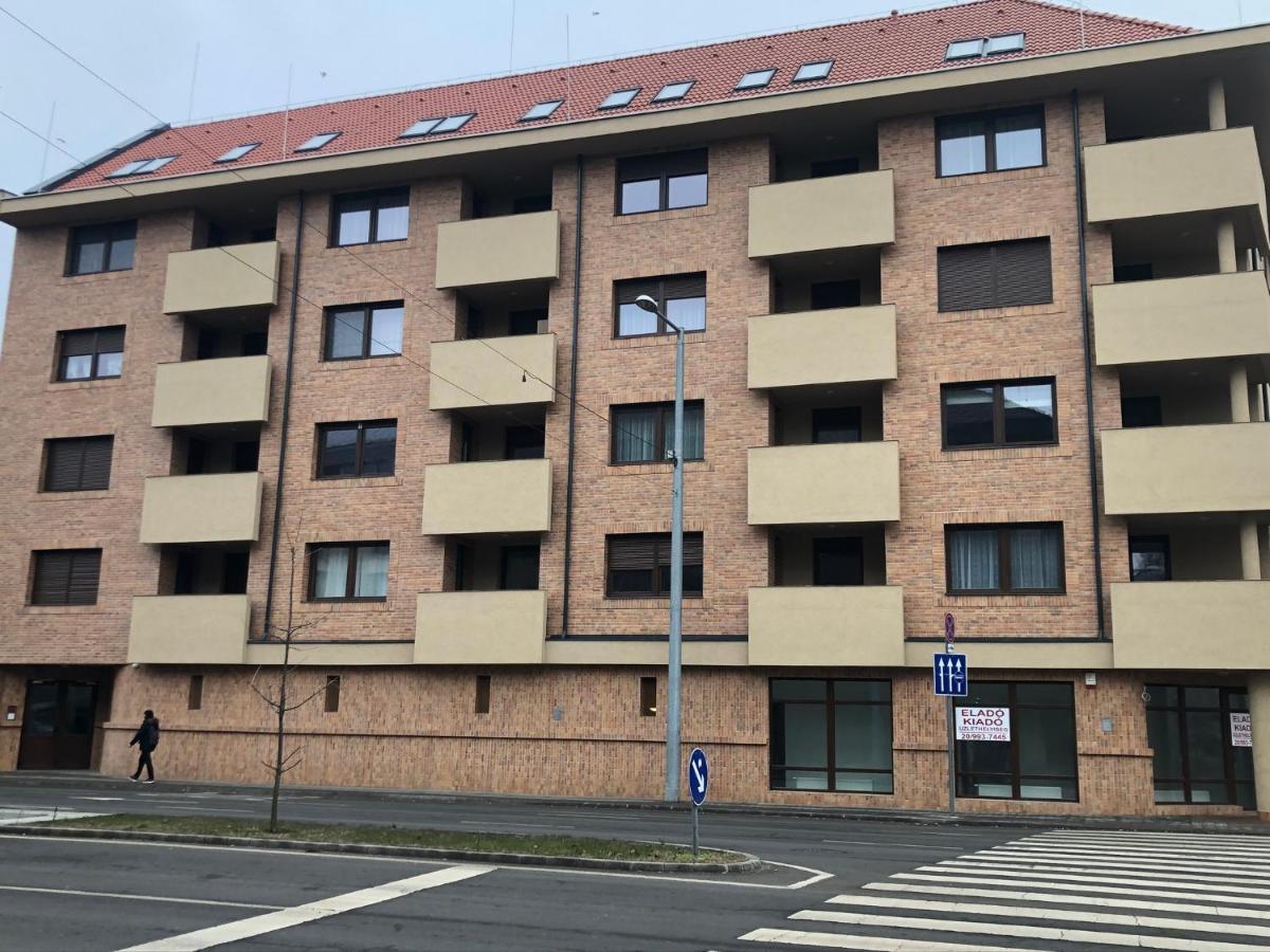 Diamond Apartman Debrecen Eksteriør billede